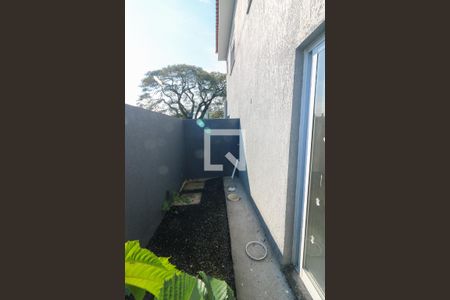 Quintal de casa de condomínio à venda com 2 quartos, 70m² em Nonoai, Porto Alegre