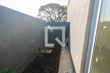 Quintal de casa de condomínio à venda com 2 quartos, 70m² em Nonoai, Porto Alegre