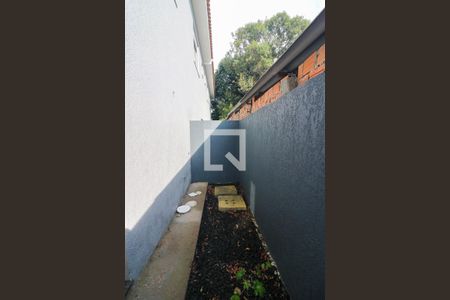 Quintal de casa de condomínio à venda com 2 quartos, 70m² em Nonoai, Porto Alegre