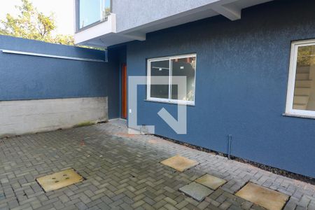 Garagem de casa de condomínio à venda com 2 quartos, 70m² em Nonoai, Porto Alegre