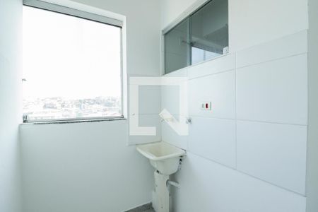 Área de Serviço de casa para alugar com 1 quarto, 50m² em Parque Peruche, São Paulo