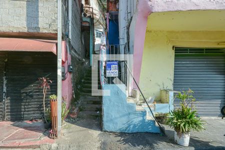 Fachada de casa à venda com 1 quarto, 40m² em Interlagos, São Paulo