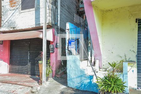 Fachada de casa à venda com 1 quarto, 40m² em Interlagos, São Paulo