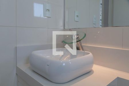 Banheiro de apartamento à venda com 2 quartos, 54m² em Macedo, Guarulhos
