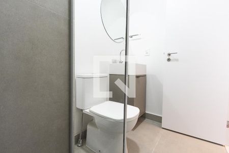Banheiro de kitnet/studio para alugar com 1 quarto, 20m² em Jardim Vera Cruz, São Paulo