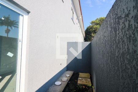 Quintal de casa de condomínio à venda com 2 quartos, 70m² em Nonoai, Porto Alegre