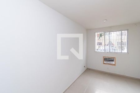 Quarto 2 de apartamento para alugar com 2 quartos, 47m² em Parada de Lucas, Rio de Janeiro