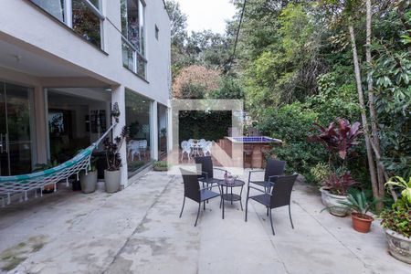 Quintal de casa de condomínio à venda com 4 quartos, 417m² em Retiro do Chalé, Brumadinho