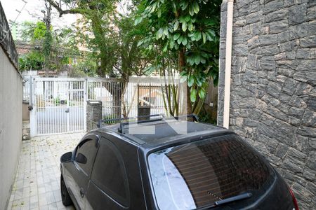 Garagem de casa à venda com 3 quartos, 200m² em Vila Gumercindo, São Paulo