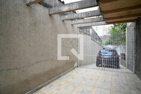 Garagem de casa à venda com 3 quartos, 200m² em Vila Gumercindo, São Paulo