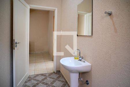 Lavabo de casa à venda com 3 quartos, 200m² em Vila Gumercindo, São Paulo