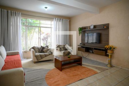 Sala de casa à venda com 3 quartos, 200m² em Vila Gumercindo, São Paulo