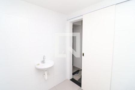 Banheiro de casa de condomínio para alugar com 2 quartos, 90m² em Portuguesa, Rio de Janeiro