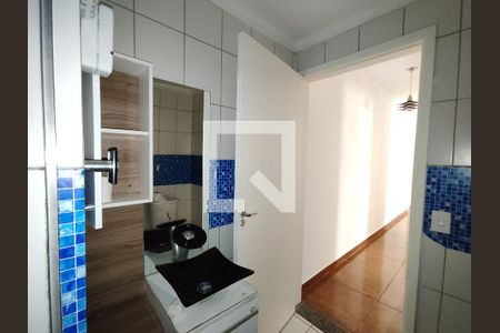 Banheiro Social de apartamento para alugar com 2 quartos, 49m² em Vila Cristina, Ferraz de Vasconcelos