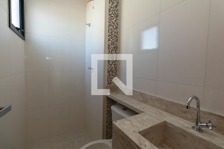 Banheiro de apartamento à venda com 2 quartos, 54m² em Parque Vitoria, São Paulo