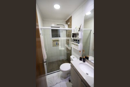Banheiro de apartamento para alugar com 2 quartos, 84m² em Vila Tupi, Praia Grande