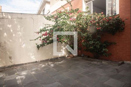 Garagem de casa à venda com 3 quartos, 105m² em Vila da Saúde, São Paulo