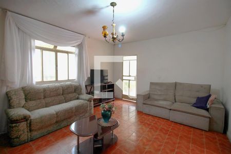 Sala de casa à venda com 4 quartos, 202m² em Sagrada Família, Belo Horizonte