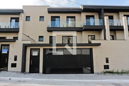Fachada de casa à venda com 3 quartos, 189m² em Parque Sao Domingos, São Paulo