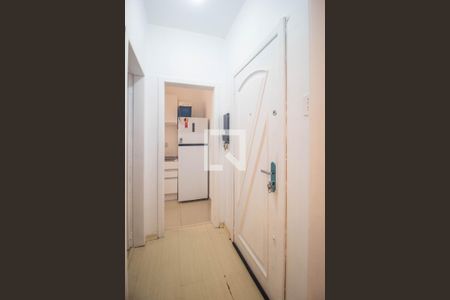 Corredor de apartamento à venda com 1 quarto, 40m² em Menino Deus, Porto Alegre