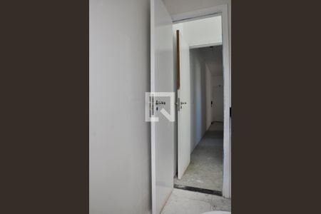 Corredor de apartamento à venda com 2 quartos, 103m² em Vila Pereira Barreto, São Paulo