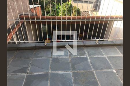 Casa à venda com 4 quartos, 350m² em Vila Carmosina, São Paulo