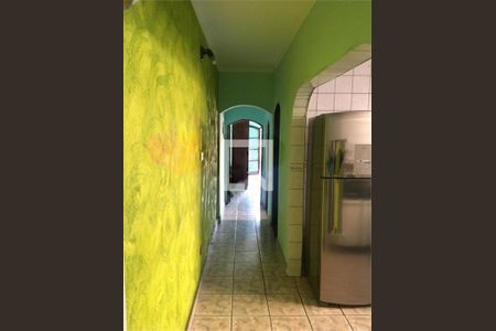 Casa à venda com 4 quartos, 350m² em Vila Carmosina, São Paulo