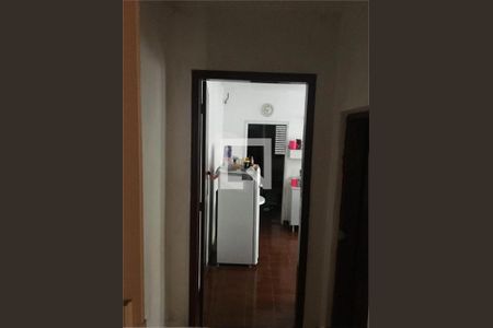 Casa à venda com 4 quartos, 350m² em Vila Carmosina, São Paulo