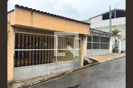 Casa à venda com 4 quartos, 350m² em Vila Carmosina, São Paulo