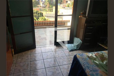 Casa à venda com 4 quartos, 350m² em Vila Carmosina, São Paulo