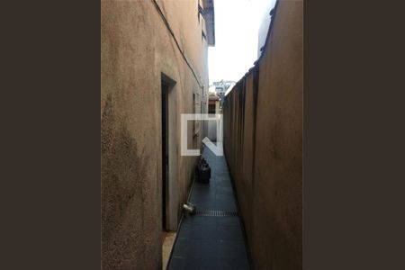 Casa à venda com 4 quartos, 350m² em Vila Carmosina, São Paulo