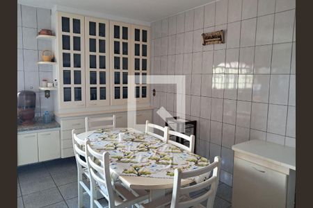 Casa à venda com 3 quartos, 252m² em Jardim Marek, Santo André
