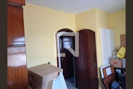 Casa à venda com 3 quartos, 252m² em Jardim Marek, Santo André