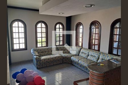 Casa à venda com 3 quartos, 252m² em Jardim Marek, Santo André