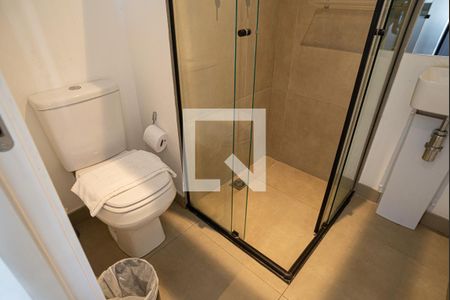 Banheiro de kitnet/studio para alugar com 1 quarto, 18m² em Bela Vista, São Paulo