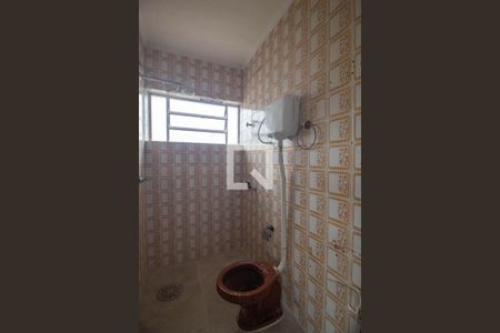Banheiro de apartamento para alugar com 1 quarto, 28m² em Vila Joao Pessoa, Porto Alegre