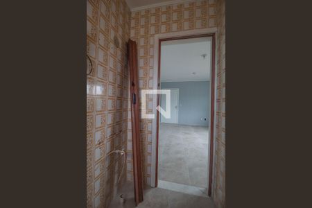 Banheiro de apartamento para alugar com 1 quarto, 28m² em Vila Joao Pessoa, Porto Alegre