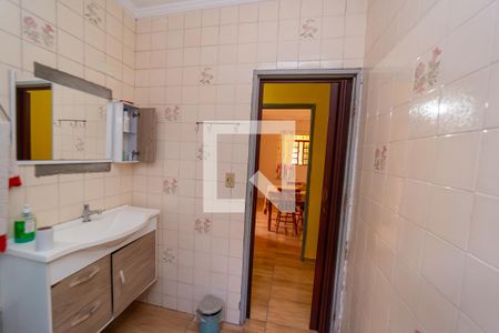 Banheiro Social de casa à venda com 3 quartos, 100m² em Jardim Verônia, São Paulo