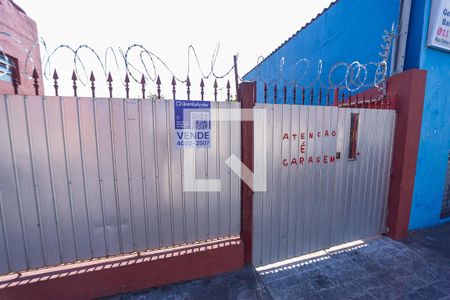Fachada de casa à venda com 3 quartos, 100m² em Jardim Verônia, São Paulo