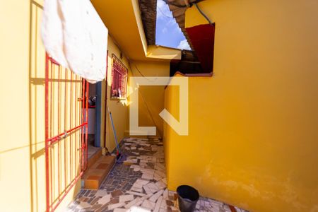 Quintal de casa à venda com 3 quartos, 100m² em Jardim Verônia, São Paulo