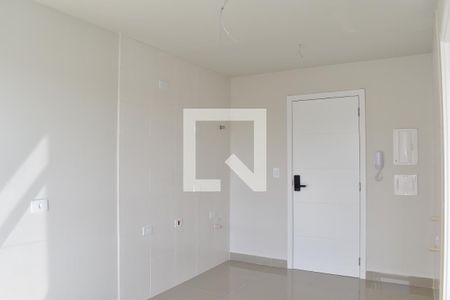 Sala/Cozinha de kitnet/studio para alugar com 1 quarto, 28m² em Centro, Curitiba