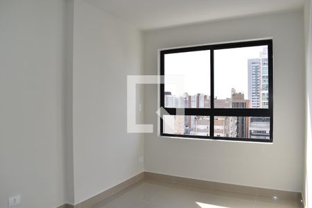Quarto de kitnet/studio para alugar com 1 quarto, 28m² em Centro, Curitiba