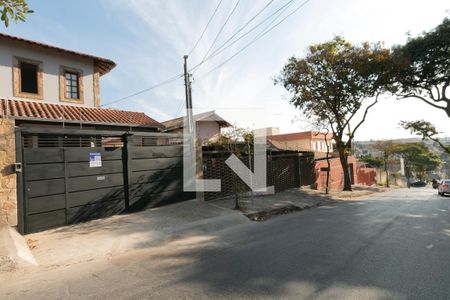 Fachada de casa à venda com 3 quartos, 180m² em Santa Amelia, Belo Horizonte