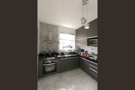 Cozinha de casa à venda com 3 quartos, 180m² em Santa Amelia, Belo Horizonte