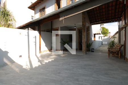 Área Externa de casa à venda com 3 quartos, 180m² em Santa Amelia, Belo Horizonte