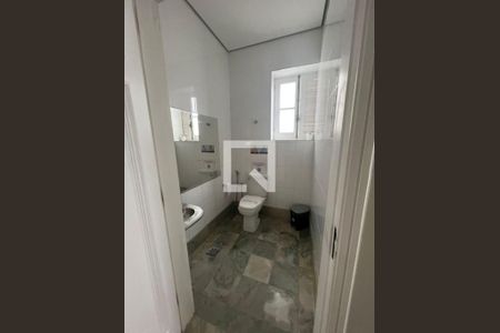 Banheiro de casa à venda com 6 quartos, 400m² em Centro, Belo Horizonte