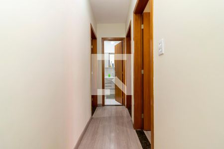 Corredor  de casa de condomínio à venda com 3 quartos, 98m² em Vila Prado, São Paulo