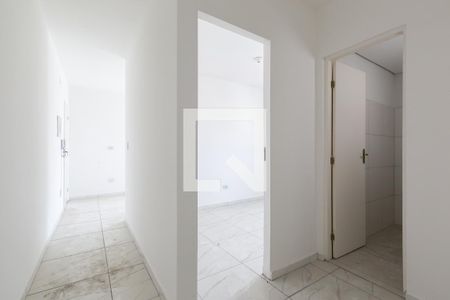 Corredor de apartamento à venda com 2 quartos, 47m² em Vila Carmosina, São Paulo