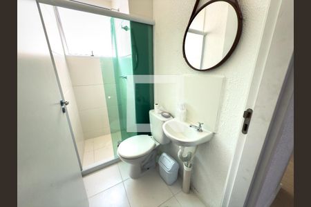 Banheiro de apartamento para alugar com 2 quartos, 45m² em Brás de Pina, Rio de Janeiro