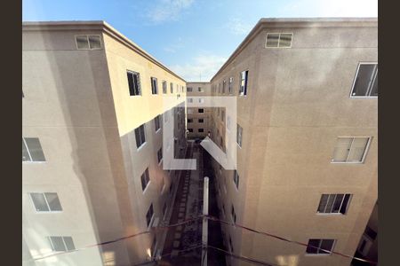 Sala Vista de apartamento para alugar com 2 quartos, 45m² em Brás de Pina, Rio de Janeiro